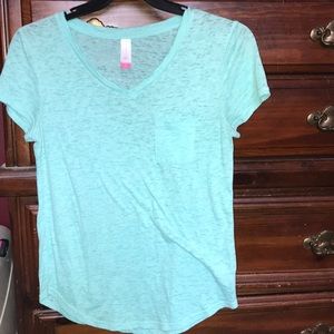 No Boundaries cotton/polyester v neck T-shirt!